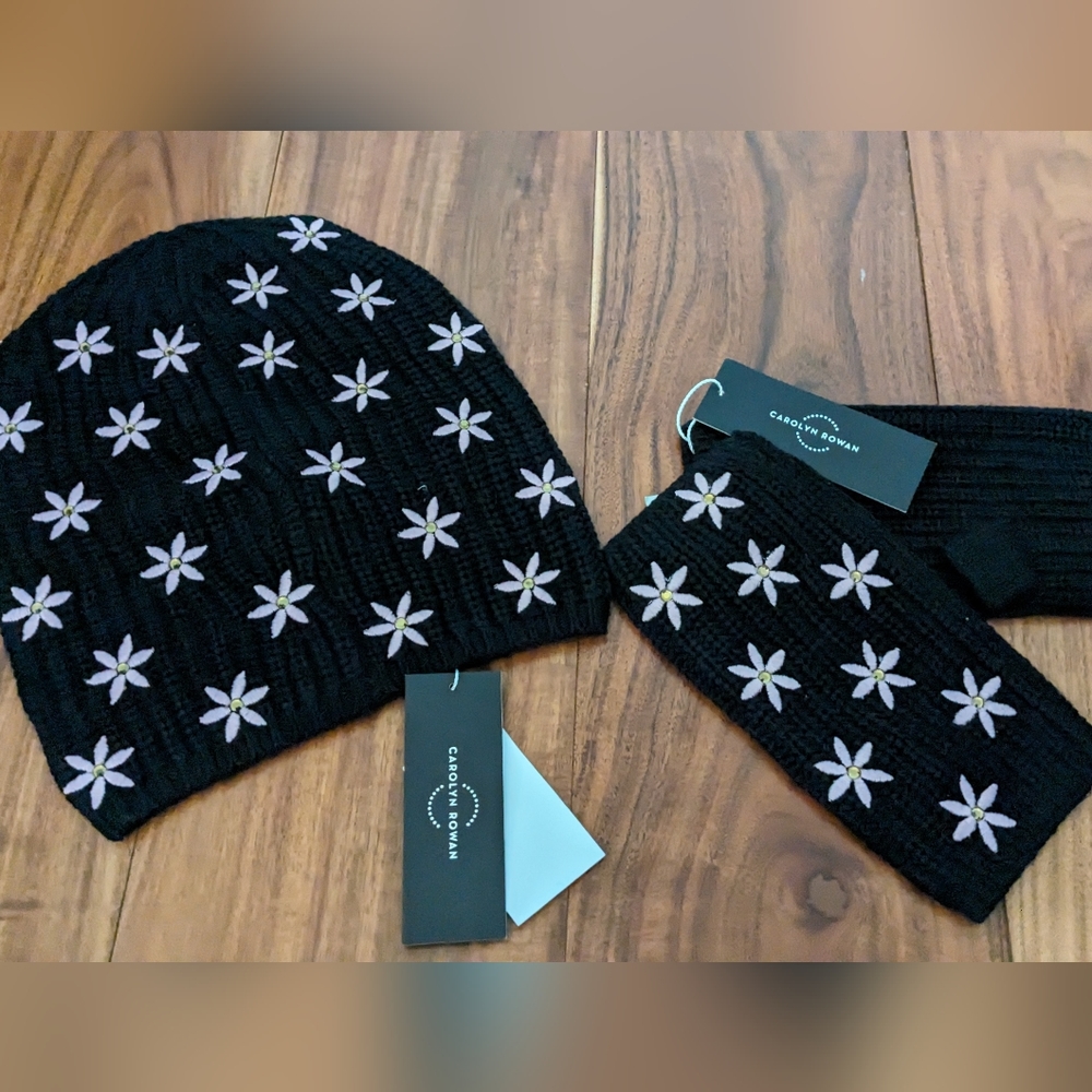 Carolyn Rowan Embroidered Crystal Star Flower Beanie + Gloves Set  Nwt ❤️